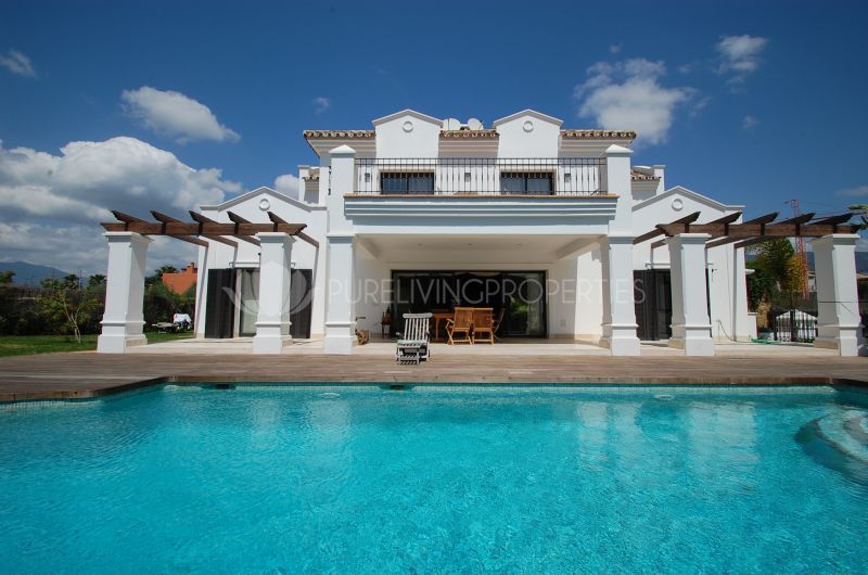 Luxury Villa in Altos de Puente Romano