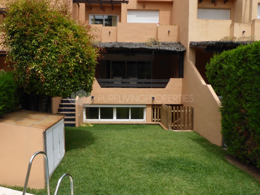 Great townhouse for rent next to Puente Romano Hotel