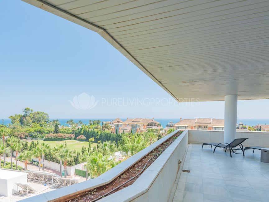 Amplio apartamento de gran calidad en Puerto Banus