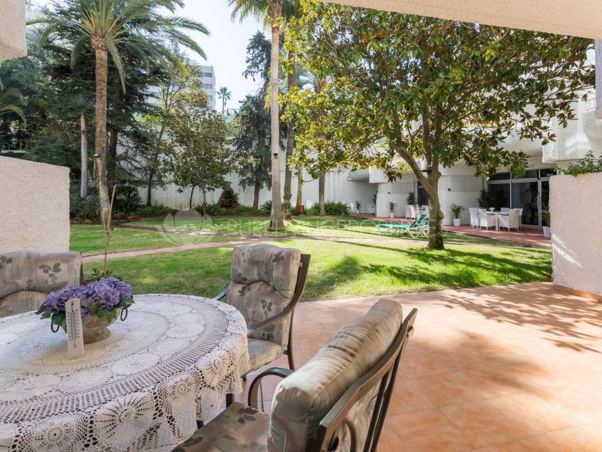 Charming ground floor apartment in Jardines del Mar, Marbella