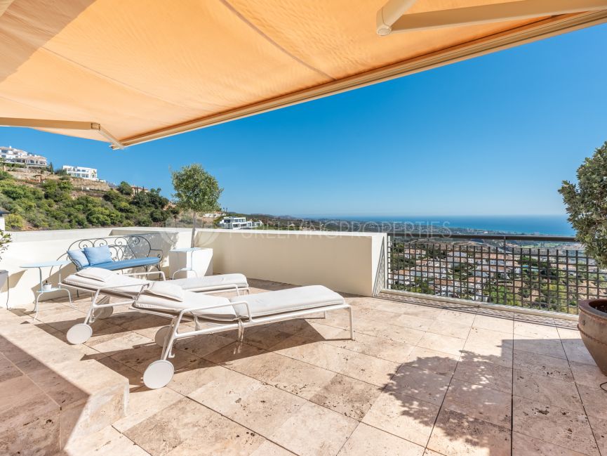 Duplex Penthouse for sale in Los Monteros Hill Club, Marbella East