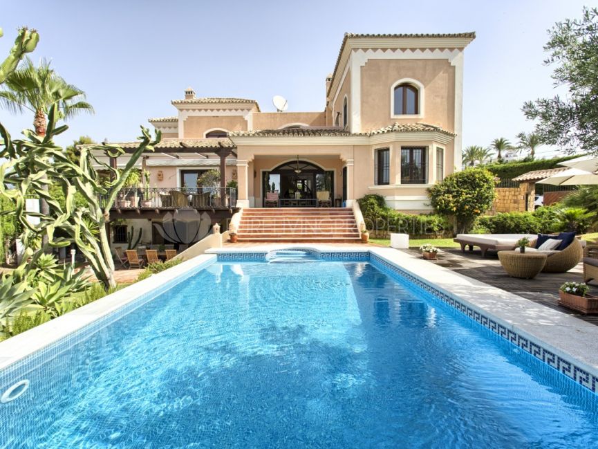 Villa espaciosa en Nueva Andalucía.