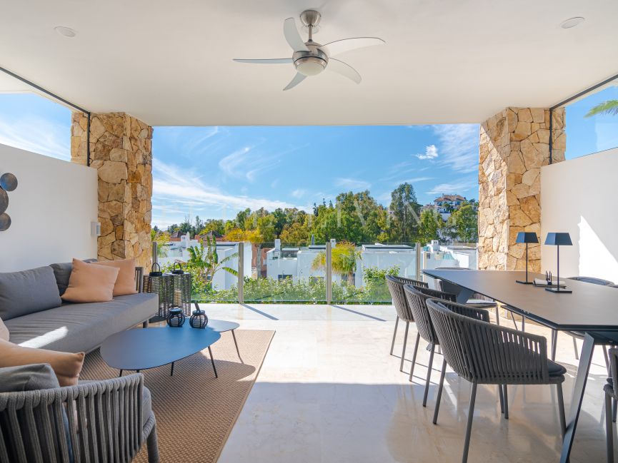 Luxury modern townhouse in exclusive location in Marbella