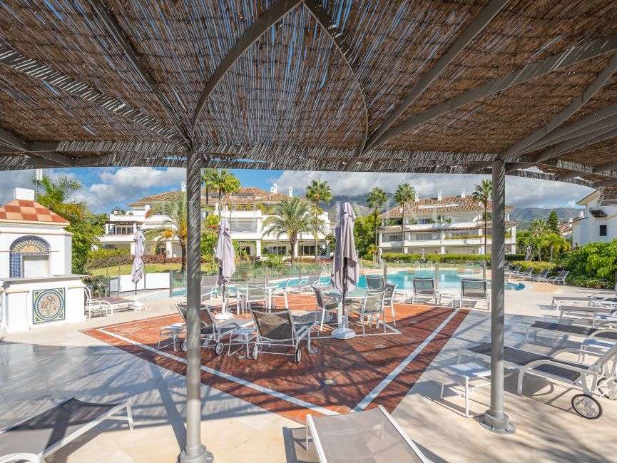 Fantastic five bedroom apartment in Monte Paraiso