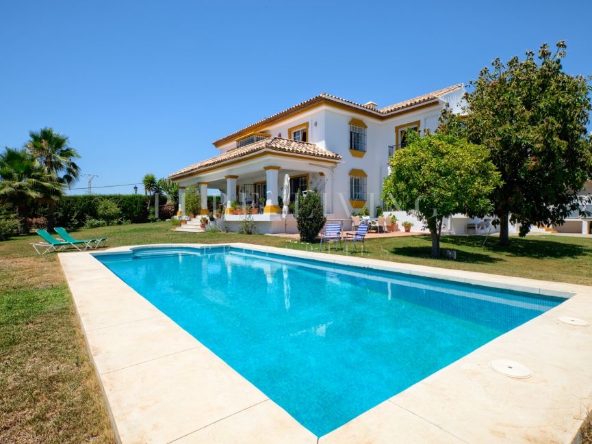 Ideal family house in Guadalmina Alta