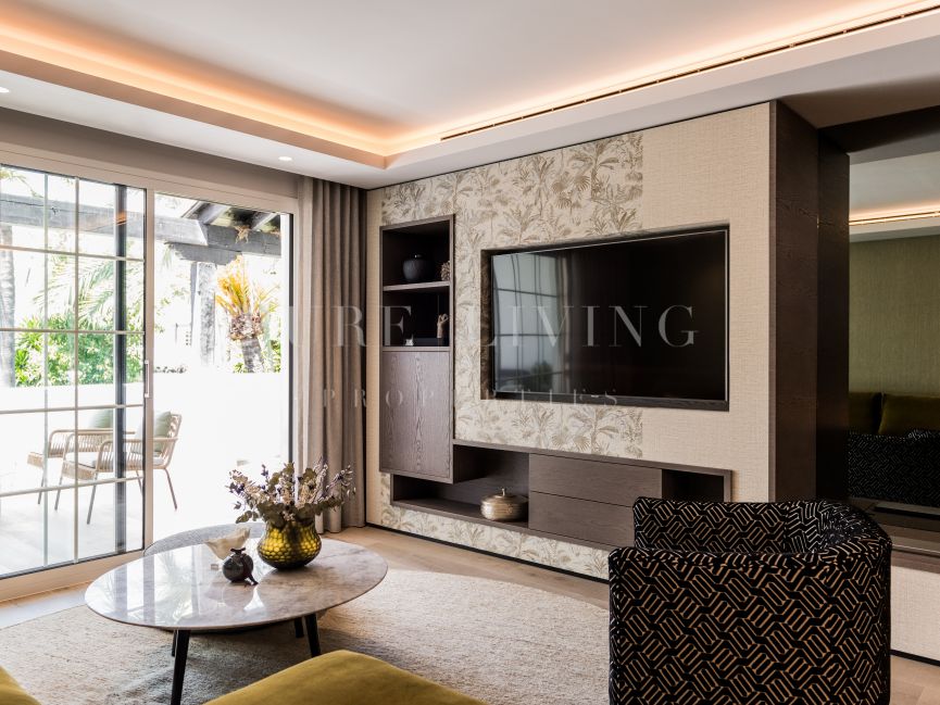 Luxurious Sunny Apartment close to the Sea in Puente Romano