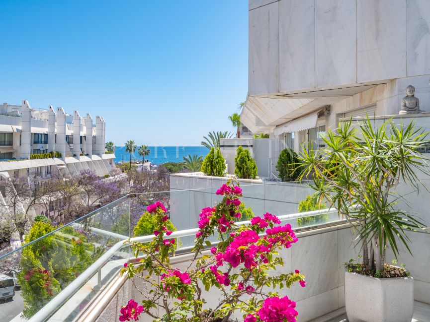 Three bedroom beachside apartment in Cipreses del Mar