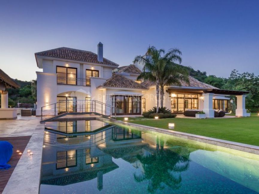 Outstanding and luxurious villa with sea and valley views