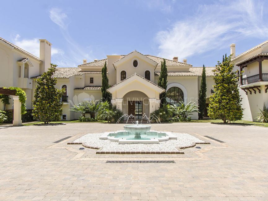 Marvelous colonial style mansion in La Zagaleta