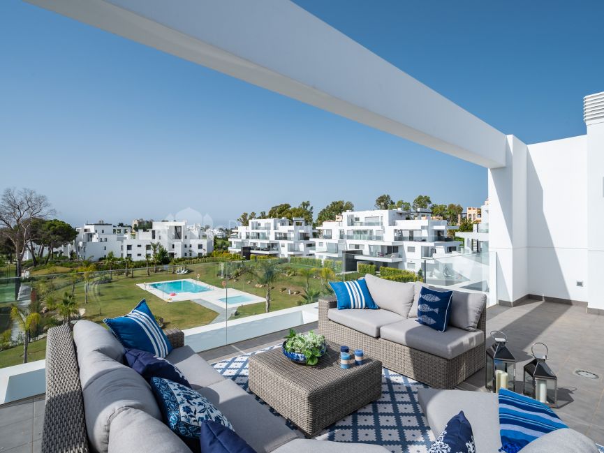 Duplex penthouse in the new luxury complex Marqués de Guadalmina