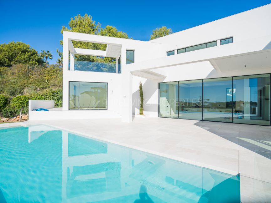 Stylish family home in Nueva Andalucia