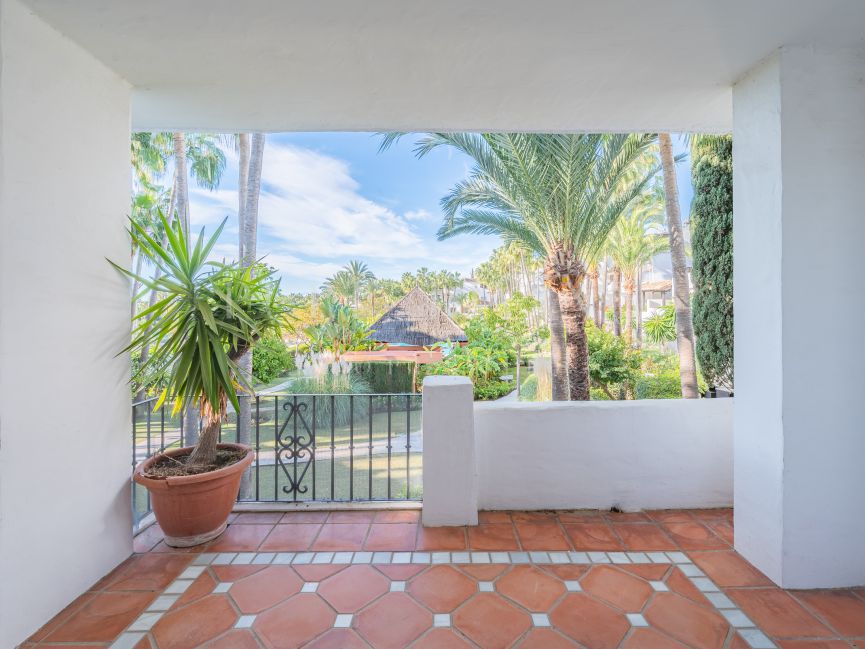 Two bedroom west facing apartment in Marina Puente Romano
