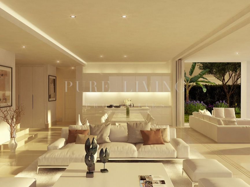 Stunning Villa with beautiful landscaped gardens and private pool in Rio Real, Marbella East