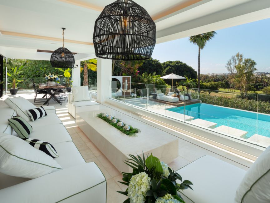 Fully refurbished frontline golf villa in Nueva Andalucia.