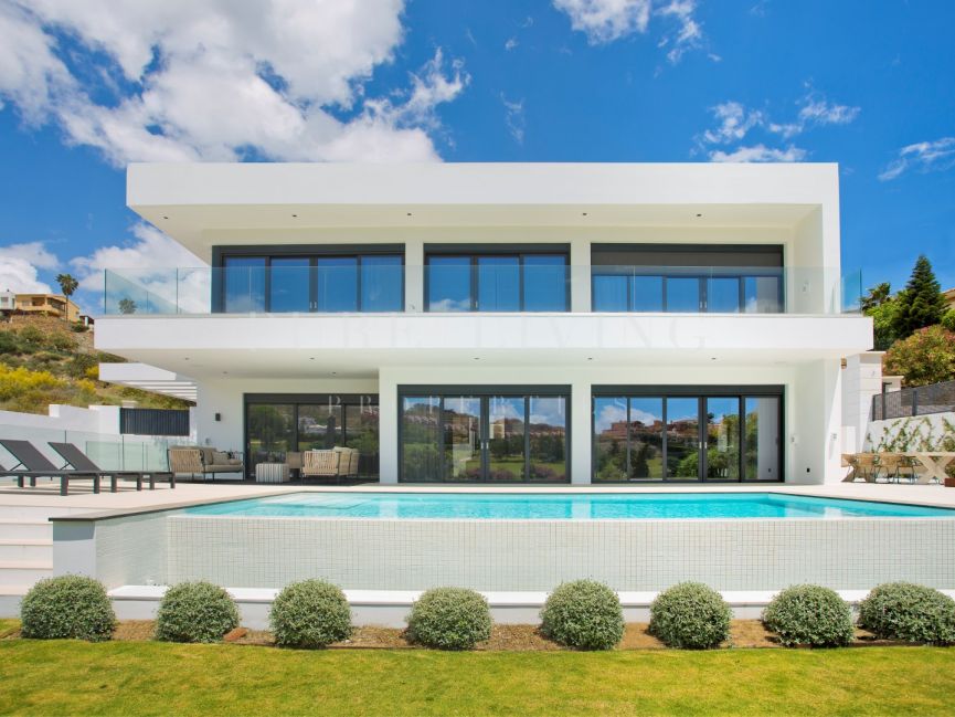 Villa contemporánea en la privilegiada ubicación en primera línea de golf de La Alquería