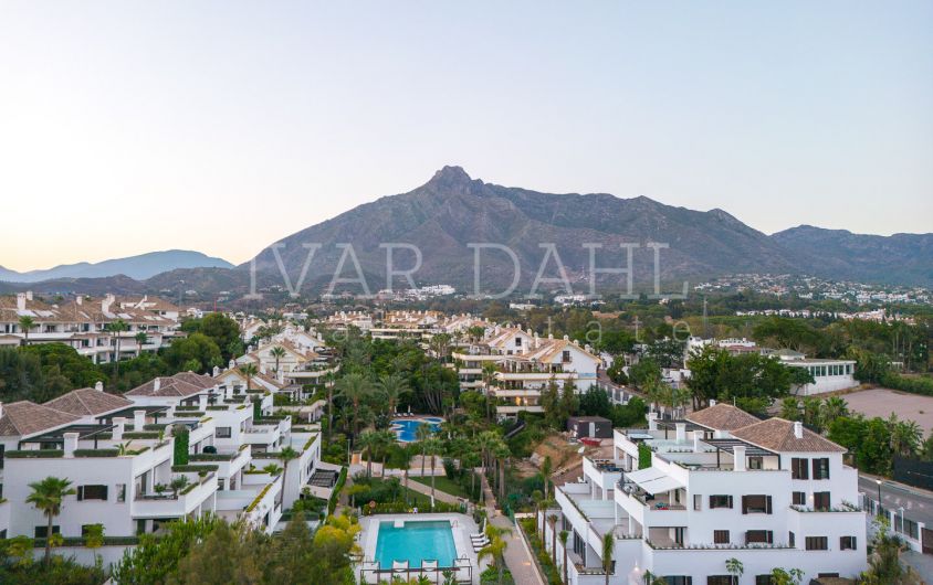 Penthouse in Lomas del Rey, on the Golden Mile, Marbella