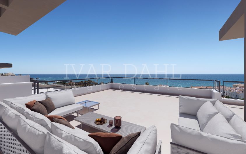 Neue Penthouse Wohnung in Casares Costa, Malaga, in Fussgangnähe zum Strand und Golfplatz