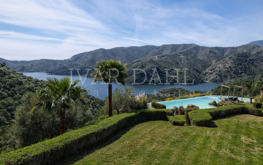 Contemporary villa with panoramic lake and sea views for sale in Istán, Marbella, Costa del Sol