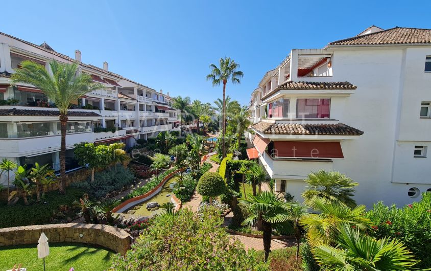 Apartment zum Verkauf in Las Cañas Beach am Strand der Goldenen Meile von Marbella