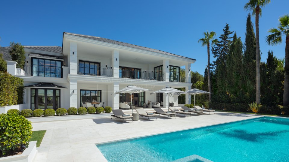 Marbella Golden Mile, Luxury villa in Sierra Blanca with indoor pool and sea views