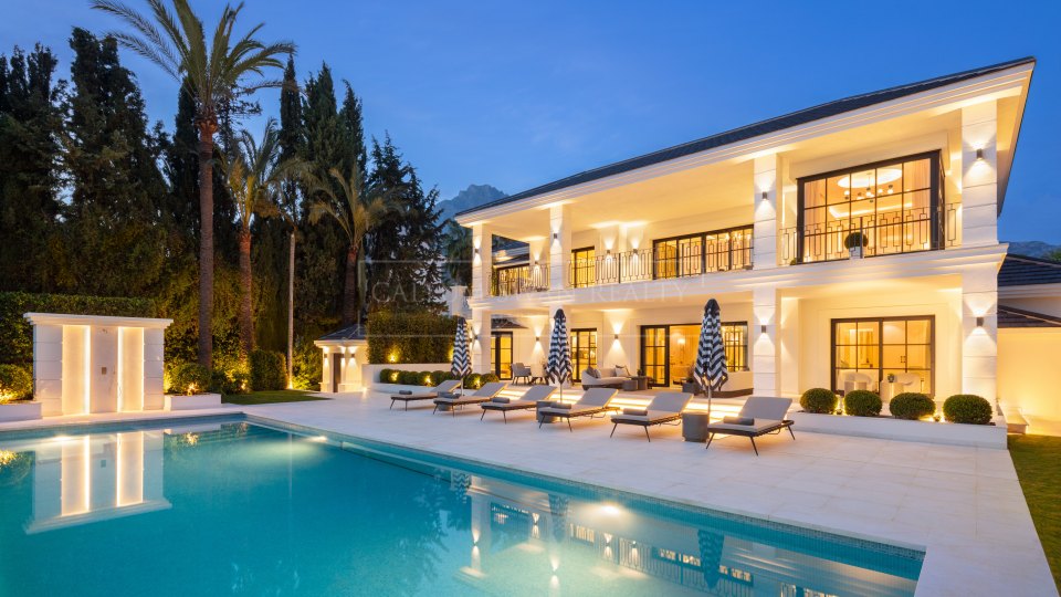 Marbella Golden Mile, Luxury villa in Sierra Blanca with indoor pool and sea views