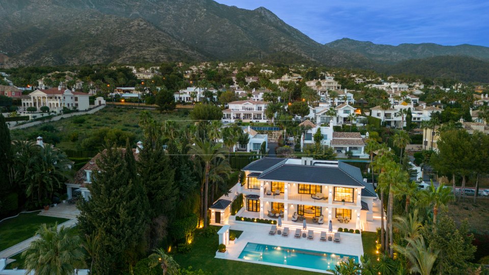 Marbella Golden Mile, Luxury villa in Sierra Blanca with indoor pool and sea views