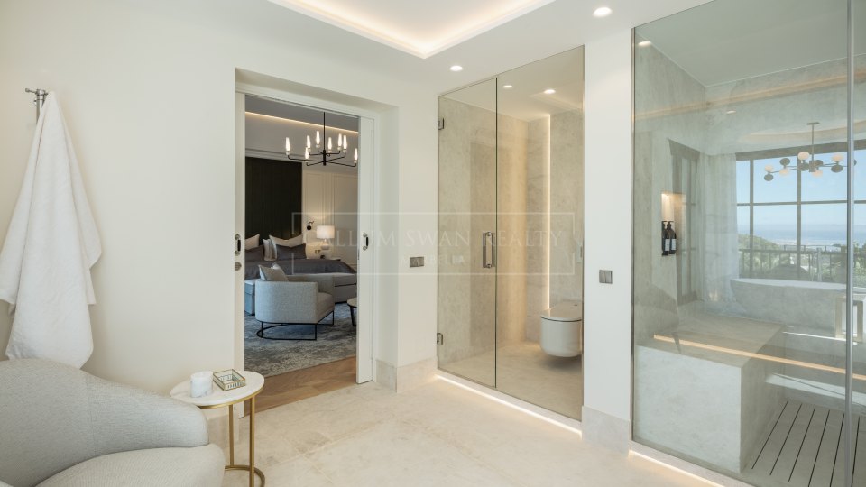 Marbella Golden Mile, Luxury villa in Sierra Blanca with indoor pool and sea views