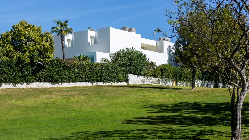 San Pedro de Alcantara, Villa familiar en primera línea de golf en venta en Guadalmina Alta