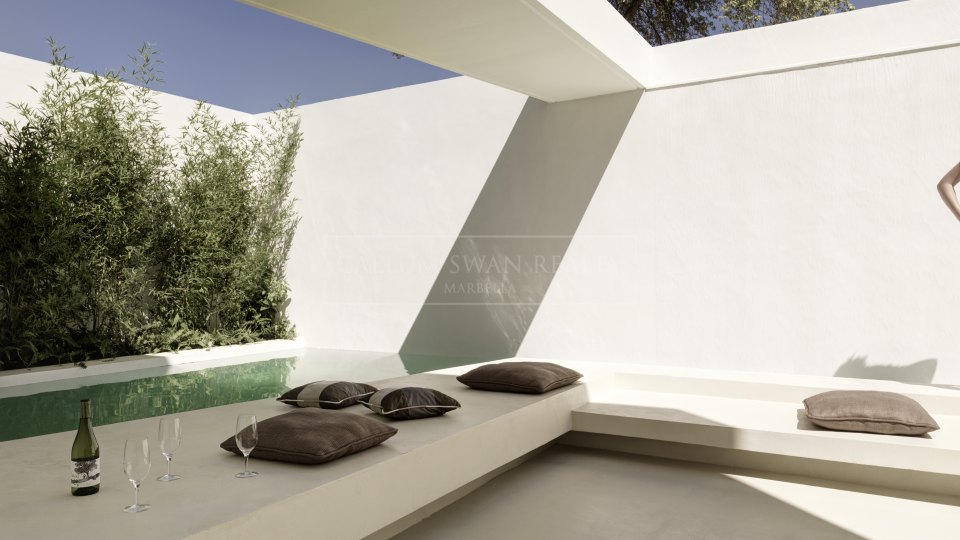 San Pedro de Alcantara, Villa familiar en primera línea de golf en venta en Guadalmina Alta