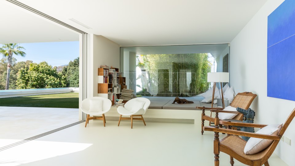 San Pedro de Alcantara, Villa familiar en primera línea de golf en venta en Guadalmina Alta