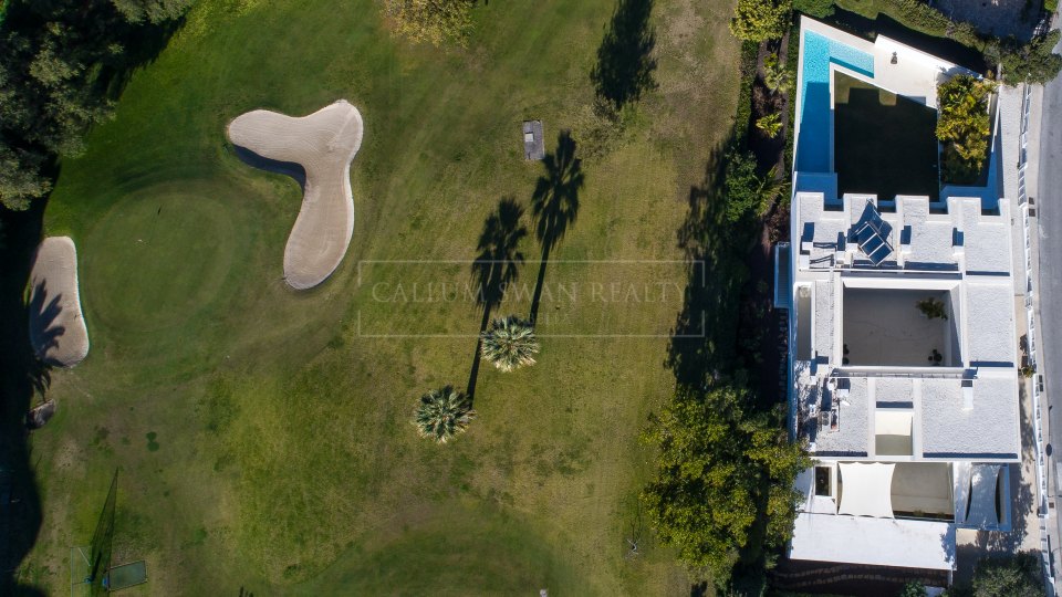 San Pedro de Alcantara, Villa familiar en primera línea de golf en venta en Guadalmina Alta