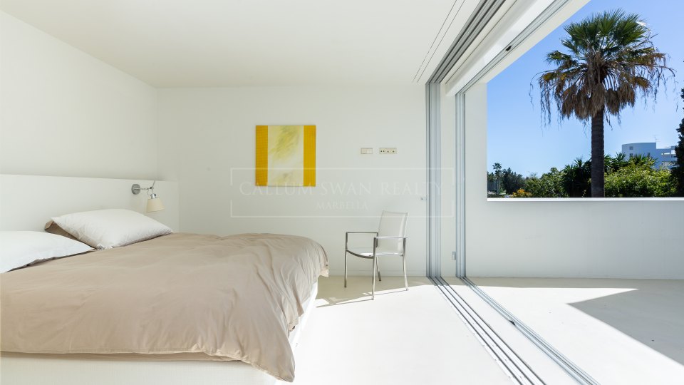 San Pedro de Alcantara, Villa familiar en primera línea de golf en venta en Guadalmina Alta