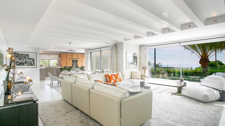 Marbella Golden Mile, Contemporary luxury villa for sale in Nagüeles
