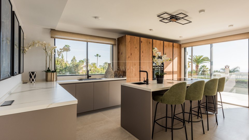 Marbella Golden Mile, Contemporary luxury villa for sale in Nagüeles