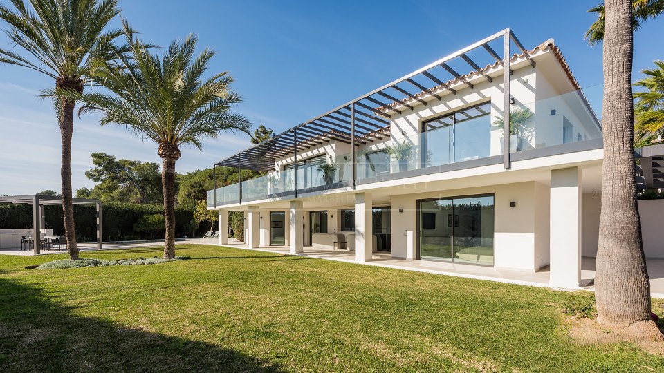 Marbella Golden Mile, Contemporary luxury villa for sale in Nagüeles