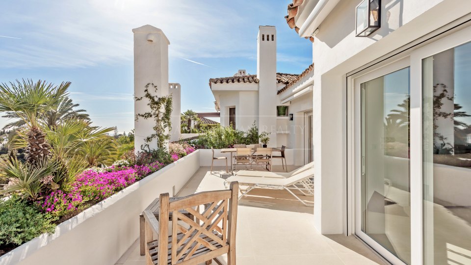 Marbella Golden Mile, Stunning luxury apartment in Ancon Sierra, Lomas de Marbella Club