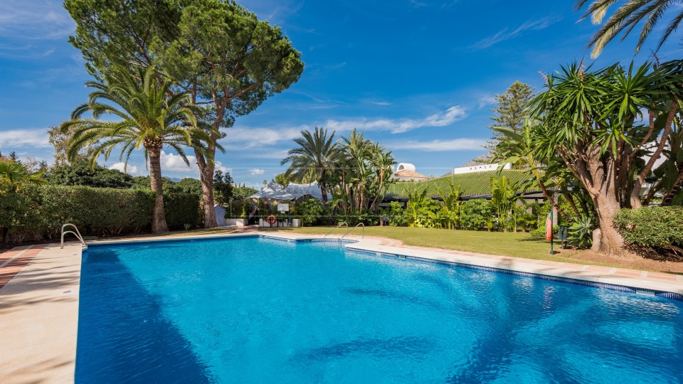 Marbella Golden Mile, Stunning luxury apartment in Ancon Sierra, Lomas de Marbella Club