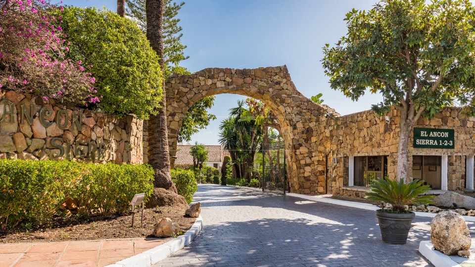 Marbella Golden Mile, Stunning luxury apartment in Ancon Sierra, Lomas de Marbella Club