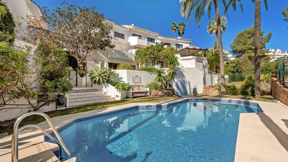 Marbella Golden Mile, Stunning luxury apartment in Ancon Sierra, Lomas de Marbella Club