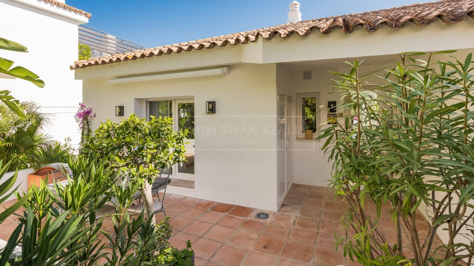 Marbella Golden Mile, Stunning luxury apartment in Ancon Sierra, Lomas de Marbella Club