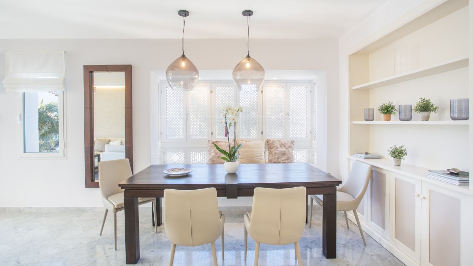 Marbella Golden Mile, Lujoso Atico Duplex en venta en Marina Puente Romano, Marbella
