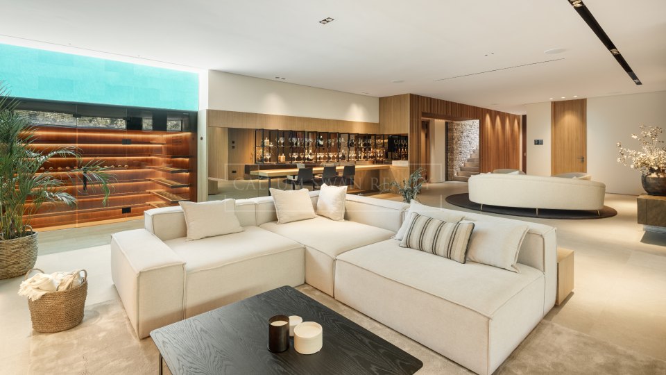 Nueva Andalucia, Villa moderna, a pie de todos los servicios en Nueva Andalucía