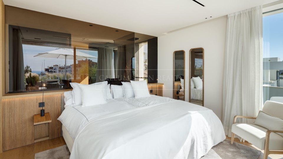 Nueva Andalucia, Villa moderna, a pie de todos los servicios en Nueva Andalucía