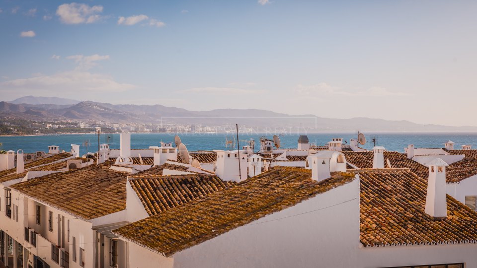 Marbella - Puerto Banus, Duplex-penthouse dans la marina de Puerto Banus avec vue sur la marina