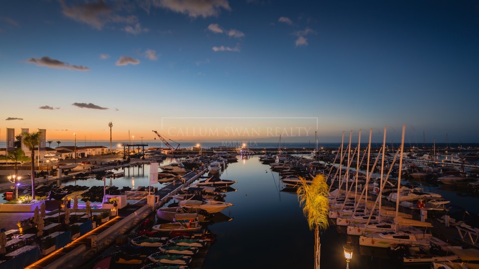 Marbella - Puerto Banus, Duplex-penthouse dans la marina de Puerto Banus avec vue sur la marina