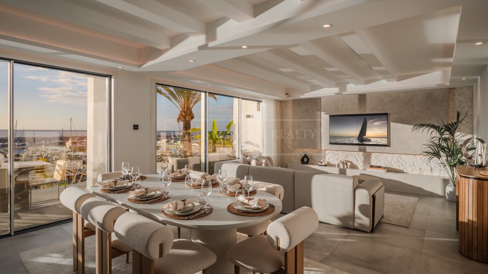 Marbella - Puerto Banus, Duplex-penthouse dans la marina de Puerto Banus avec vue sur la marina