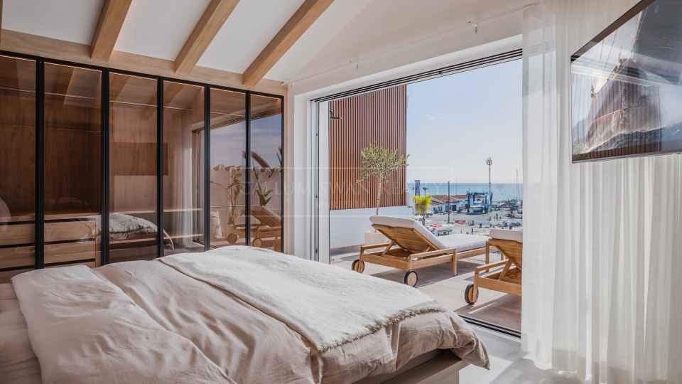 Marbella - Puerto Banus, Duplex-penthouse dans la marina de Puerto Banus avec vue sur la marina