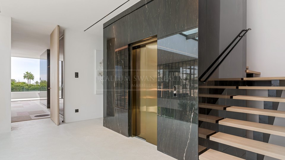 Marbella Golden Mile, Villa de luxe sur le Golden Mile de Marbella, à distance de marche de la plage