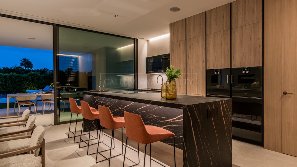 Marbella Golden Mile, Villa de luxe sur le Golden Mile de Marbella, à distance de marche de la plage