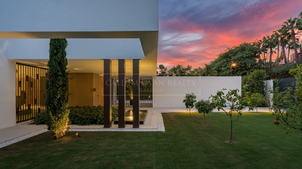 Marbella Golden Mile, Villa de luxe sur le Golden Mile de Marbella, à distance de marche de la plage